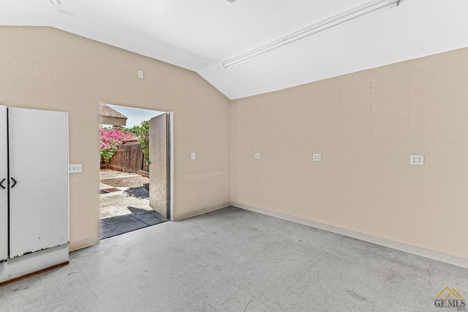 Undisclosed Address Bakersfield, CA 93311 - Photo 33 of 50 a view of livingroom