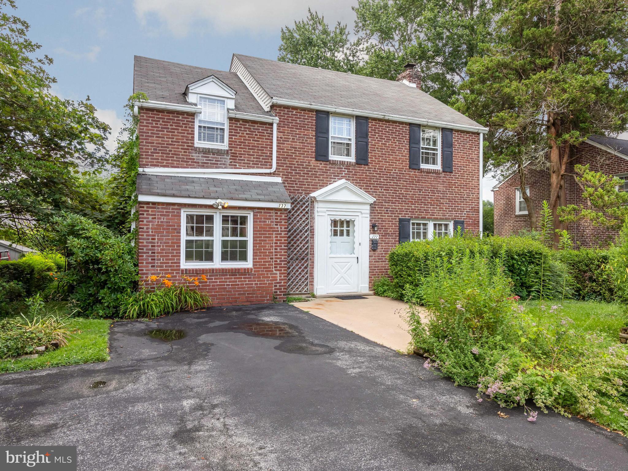 177 Friendship Road Drexel Hill, PA 19026 - Photo 1 of 20 Exterior front - no steps to front door!