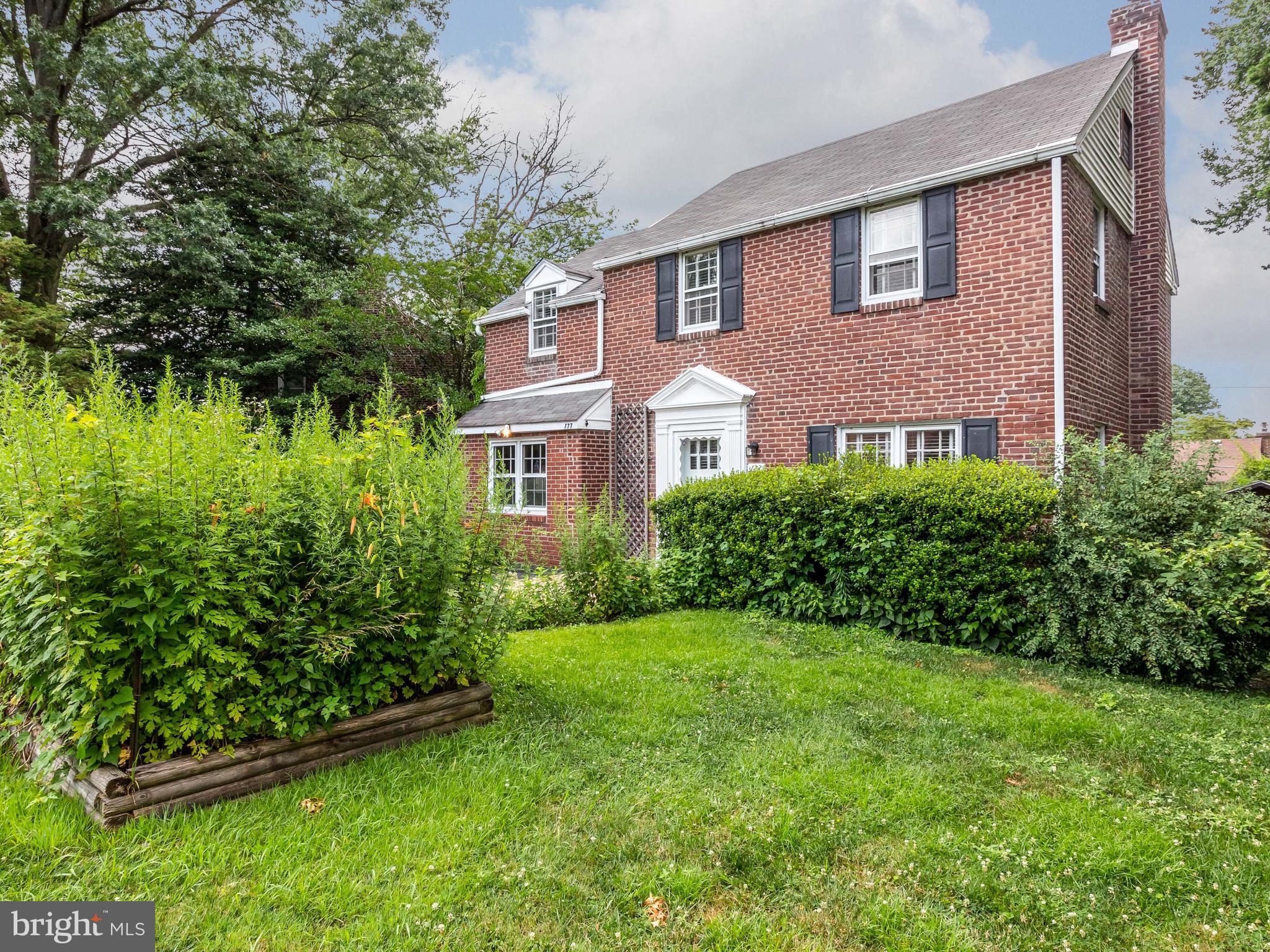 177 Friendship Road Drexel Hill, PA 19026 - Photo 2 of 20 Exterior front - Gardeners Welcome!