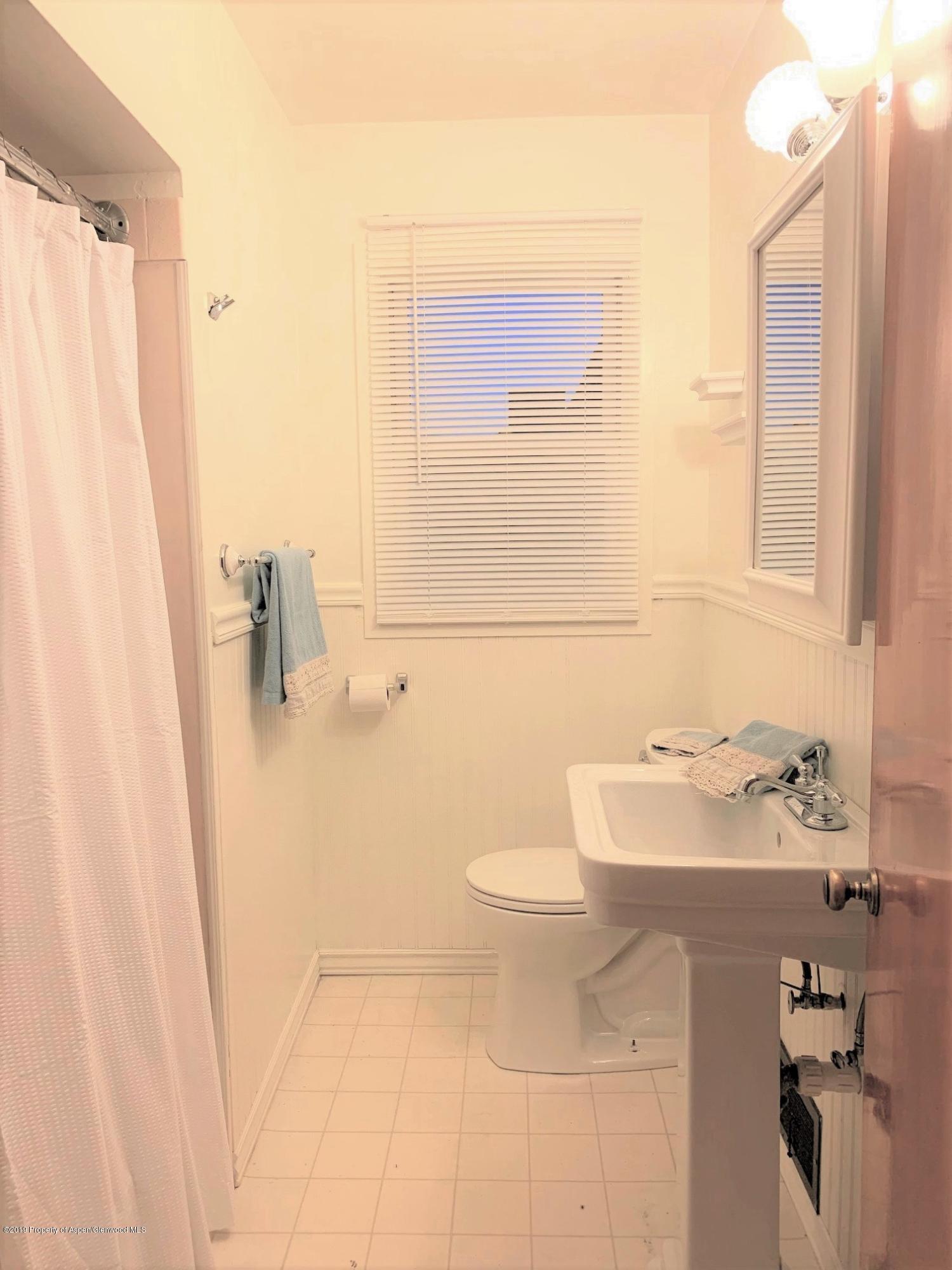 422 East 10th Street Rifle, CO 81650 - Photo 13 of 19 bathroom 2