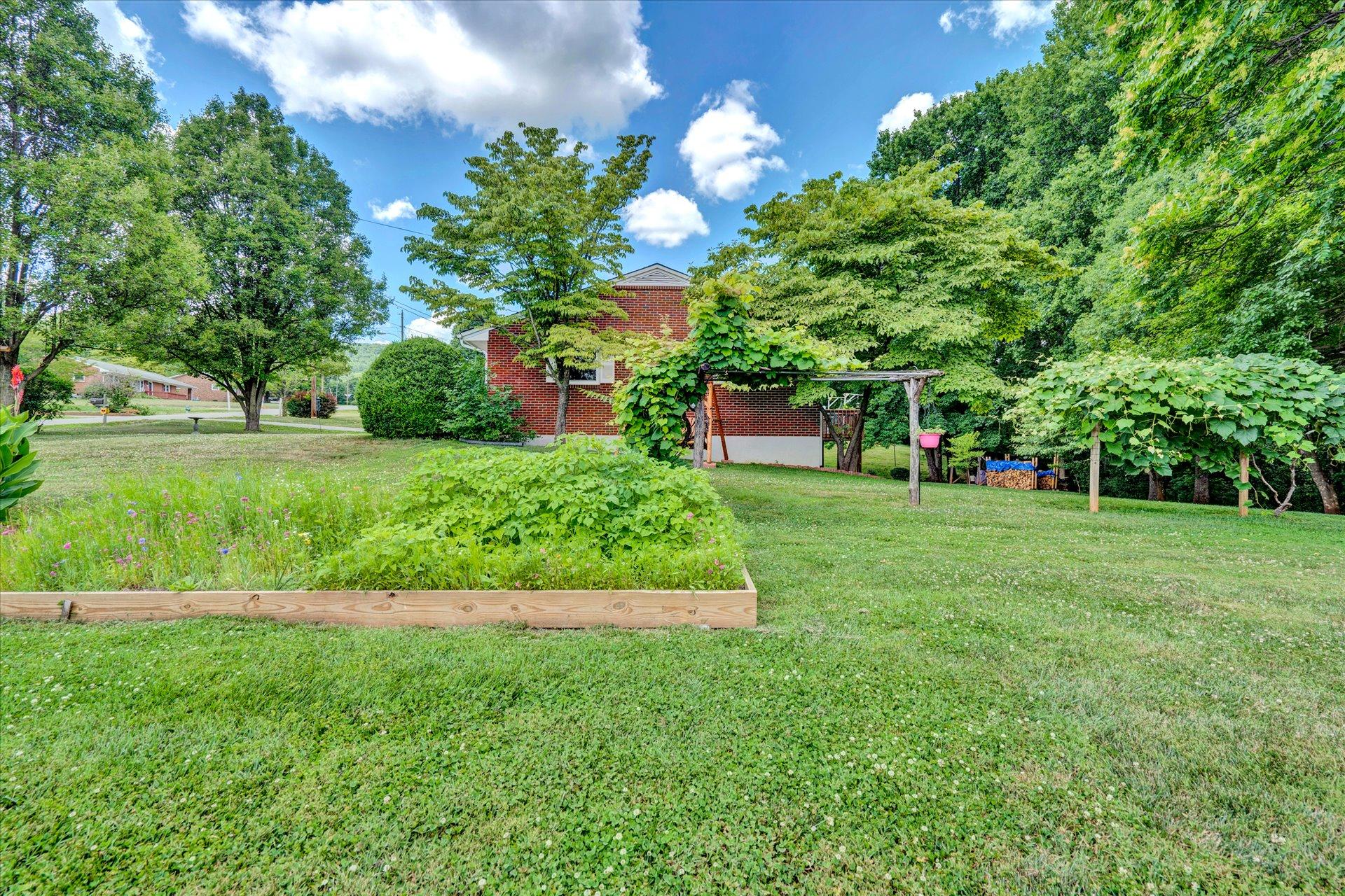 100 Cornell Road Rocky Mount, VA 24151 - Photo 4 of 28 26-Shows Great 100 Cornell Rd (26 of 30)