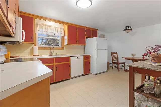 $550,000 | 233 Turnpike Avenue, Portsmouth, RI 02871