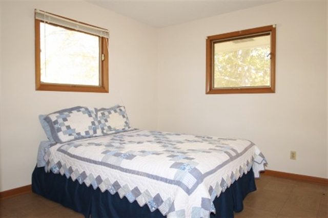 209 Westerfield Road Davenport, IA 52806 - Photo 9 of 12 Gallery Image 9