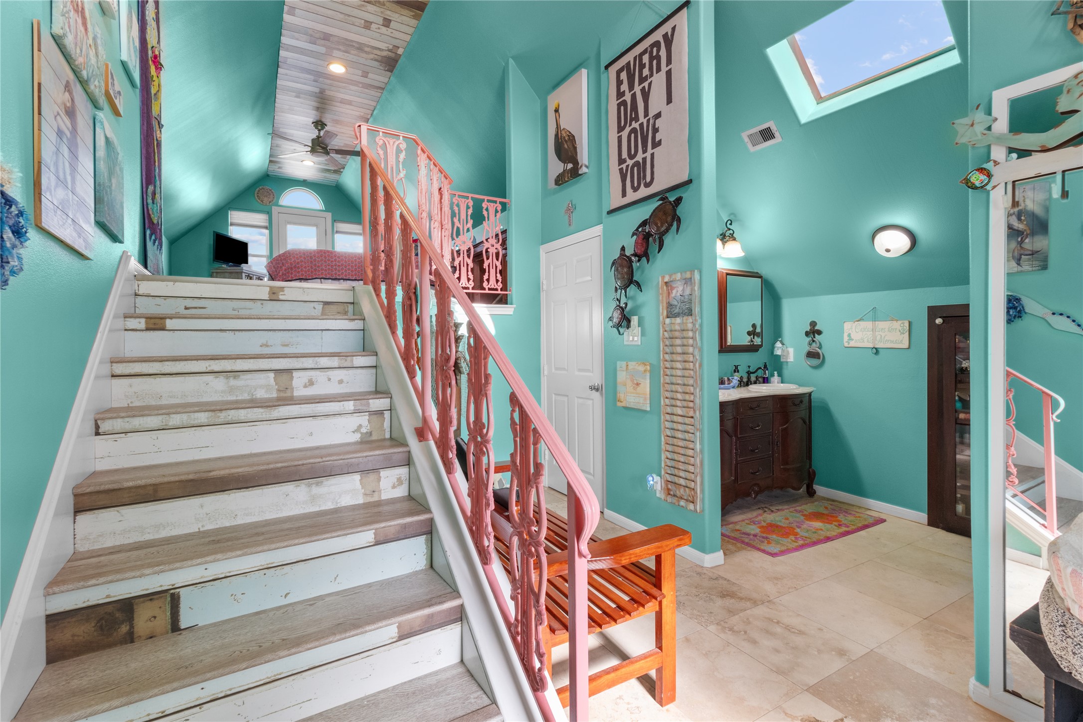 106 Isles End Road Tiki Island, TX 77554 - Photo 14 of 44 a view of entryway