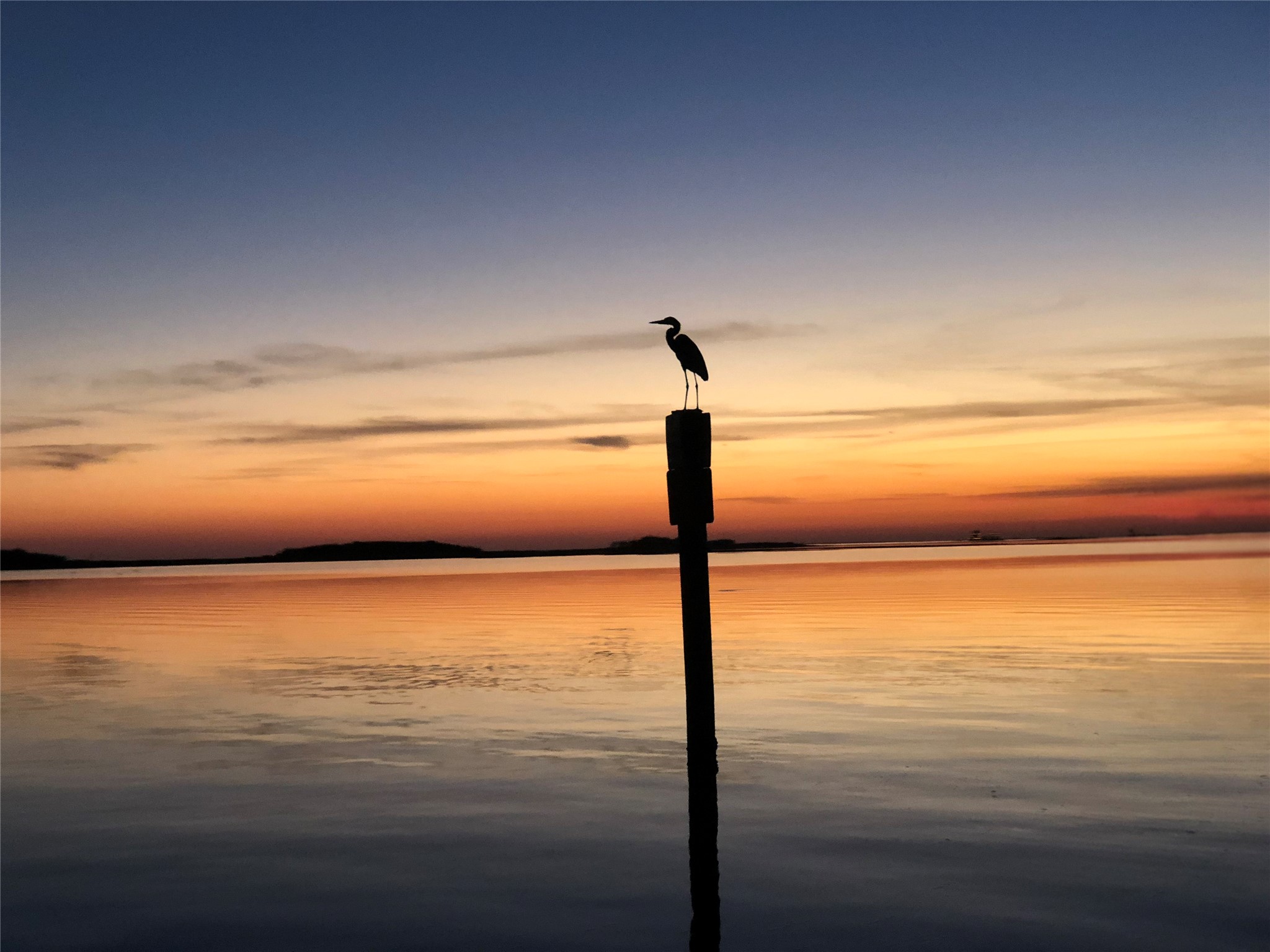 106 Isles End Road Tiki Island, TX 77554 - Photo 20 of 44 a view of an ocean