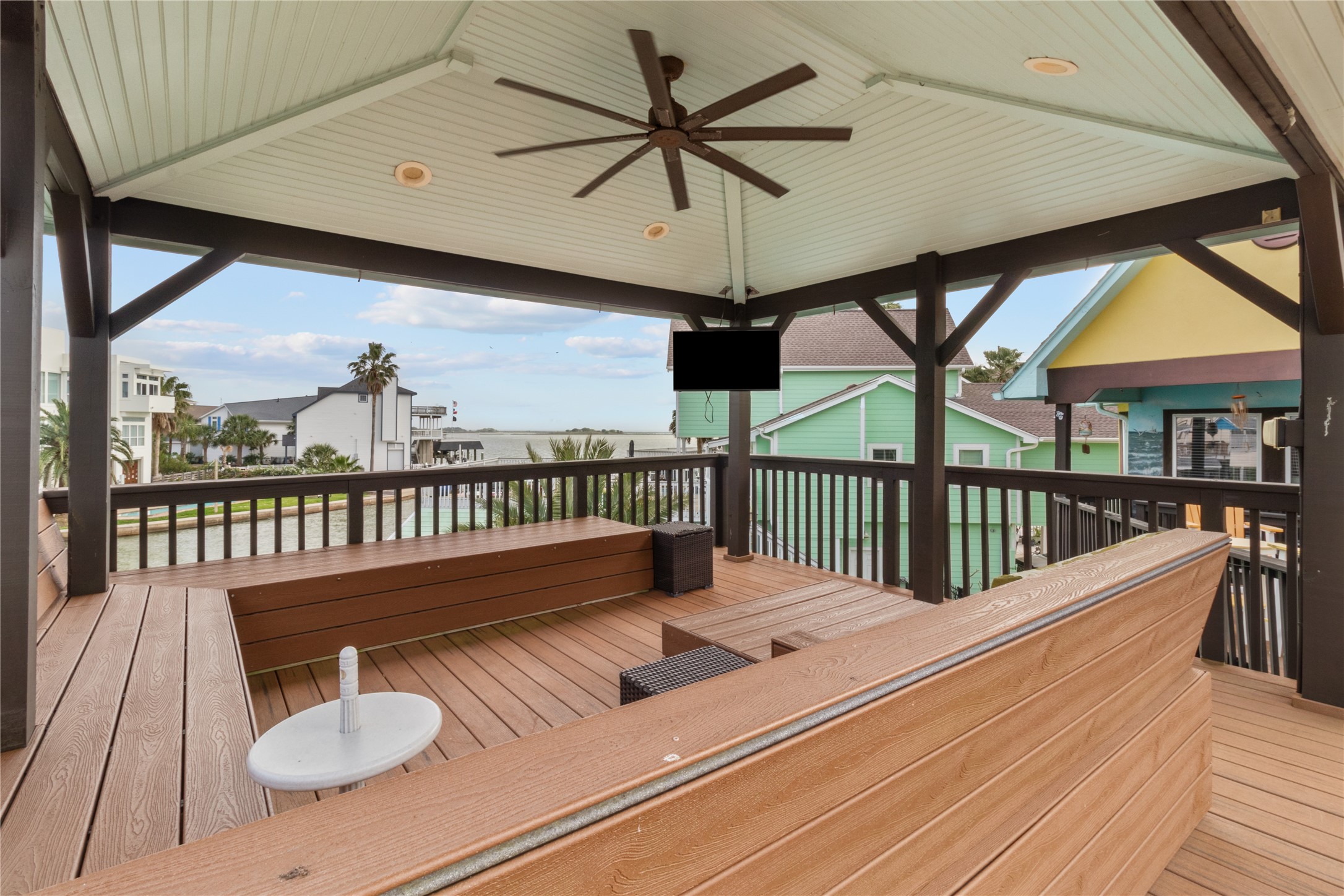 106 Isles End Road Tiki Island, TX 77554 - Photo 42 of 44