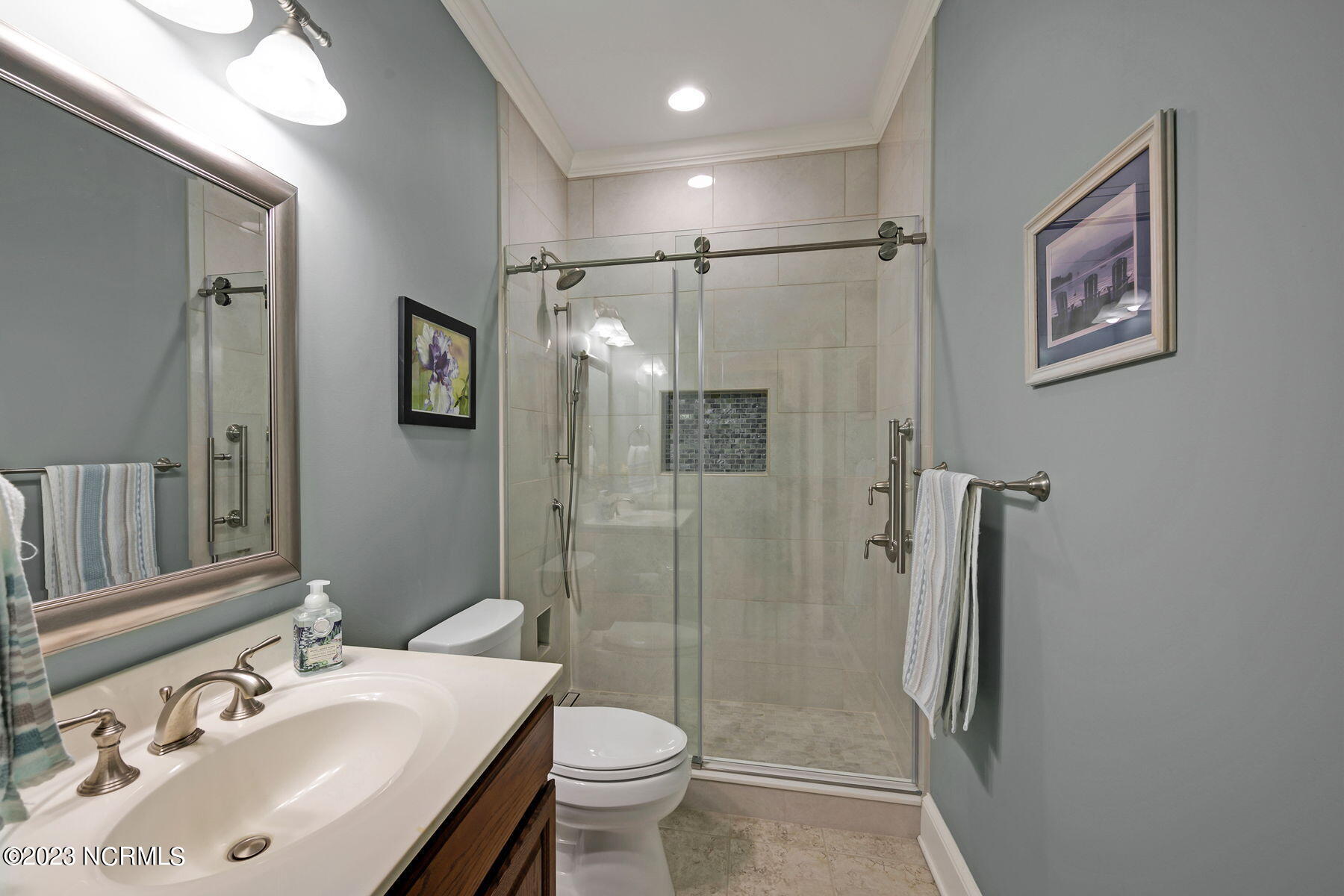 203 Rappahannock Drive Chocowinity, NC 27817 - Photo 42 of 51 042 2nd Bathroom
