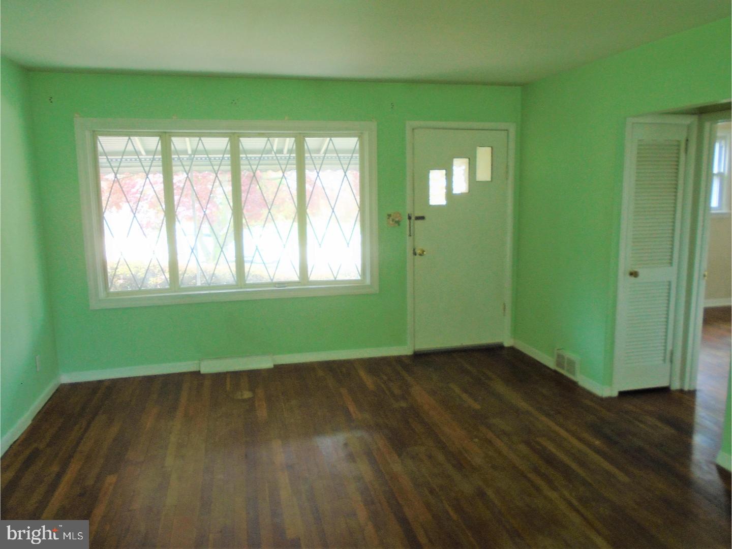 2423 Larkin Road Marcus Hook, PA 19061 - Photo 2 of 11 Living Room