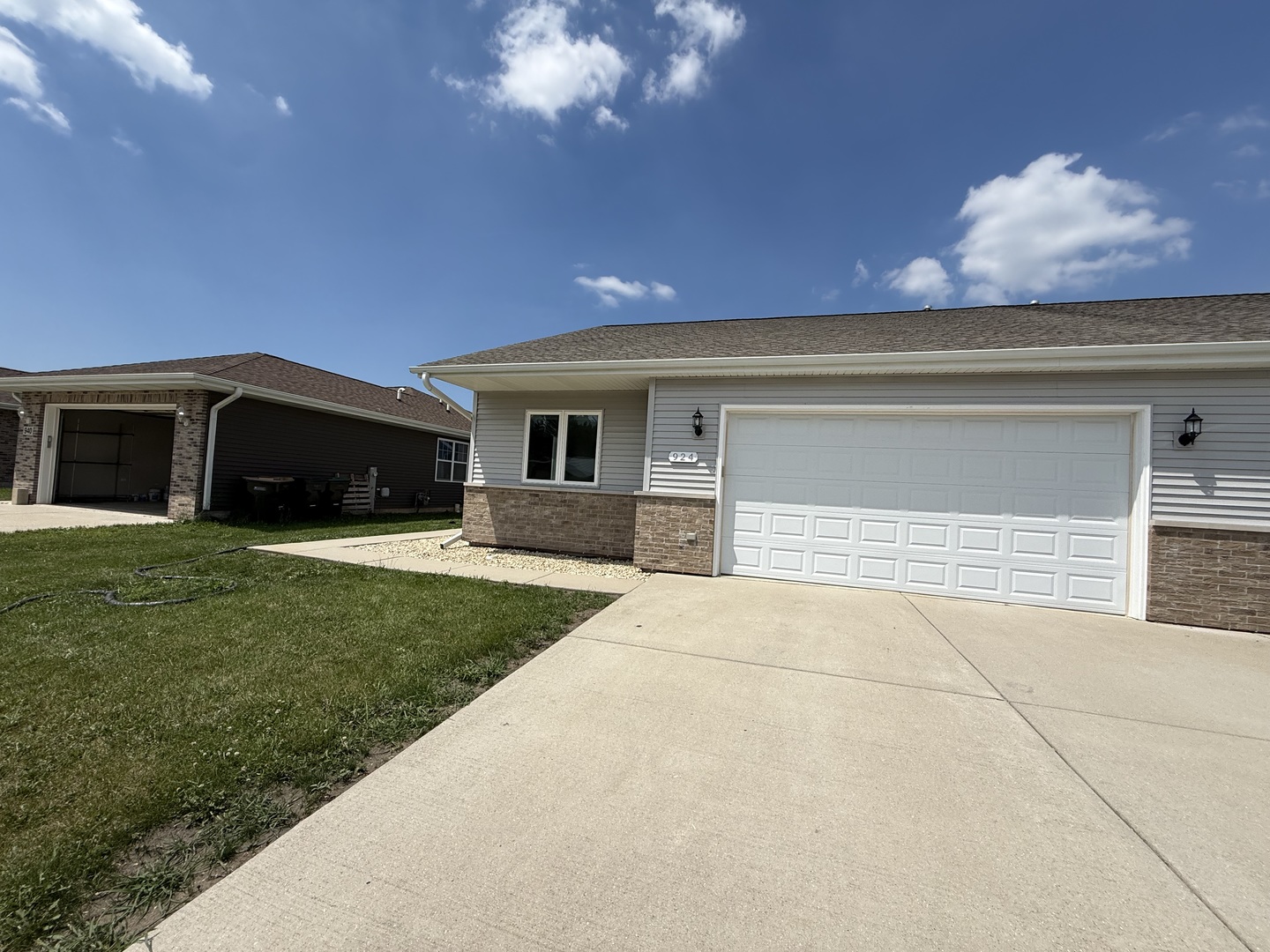 924 West Bergera Road Braidwood, IL 60408 - Photo 1 of 16