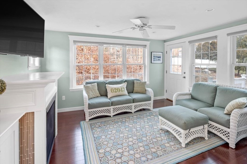 23 Harvest Lane Hingham, MA 02043 - Photo 9 of 24