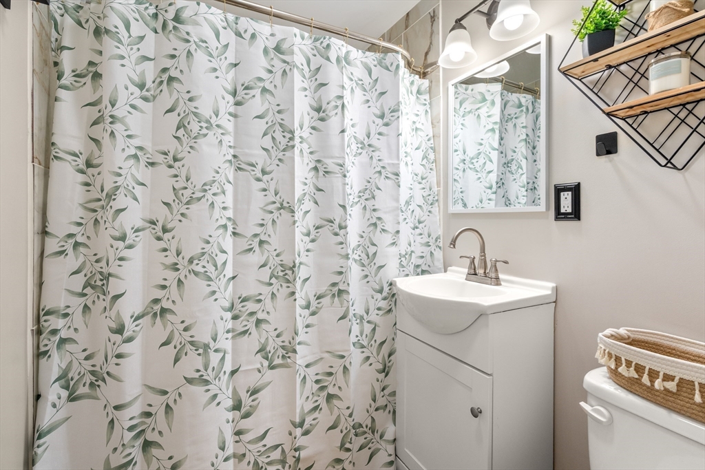 68 San Miguel Street Springfield, MA 01104 - Photo 8 of 30