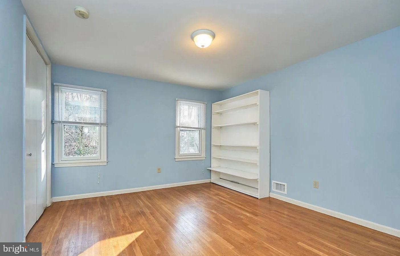 11312 Myrtle Lane Reston, VA 20191 - Photo 17 of 23 3rd Bedroom