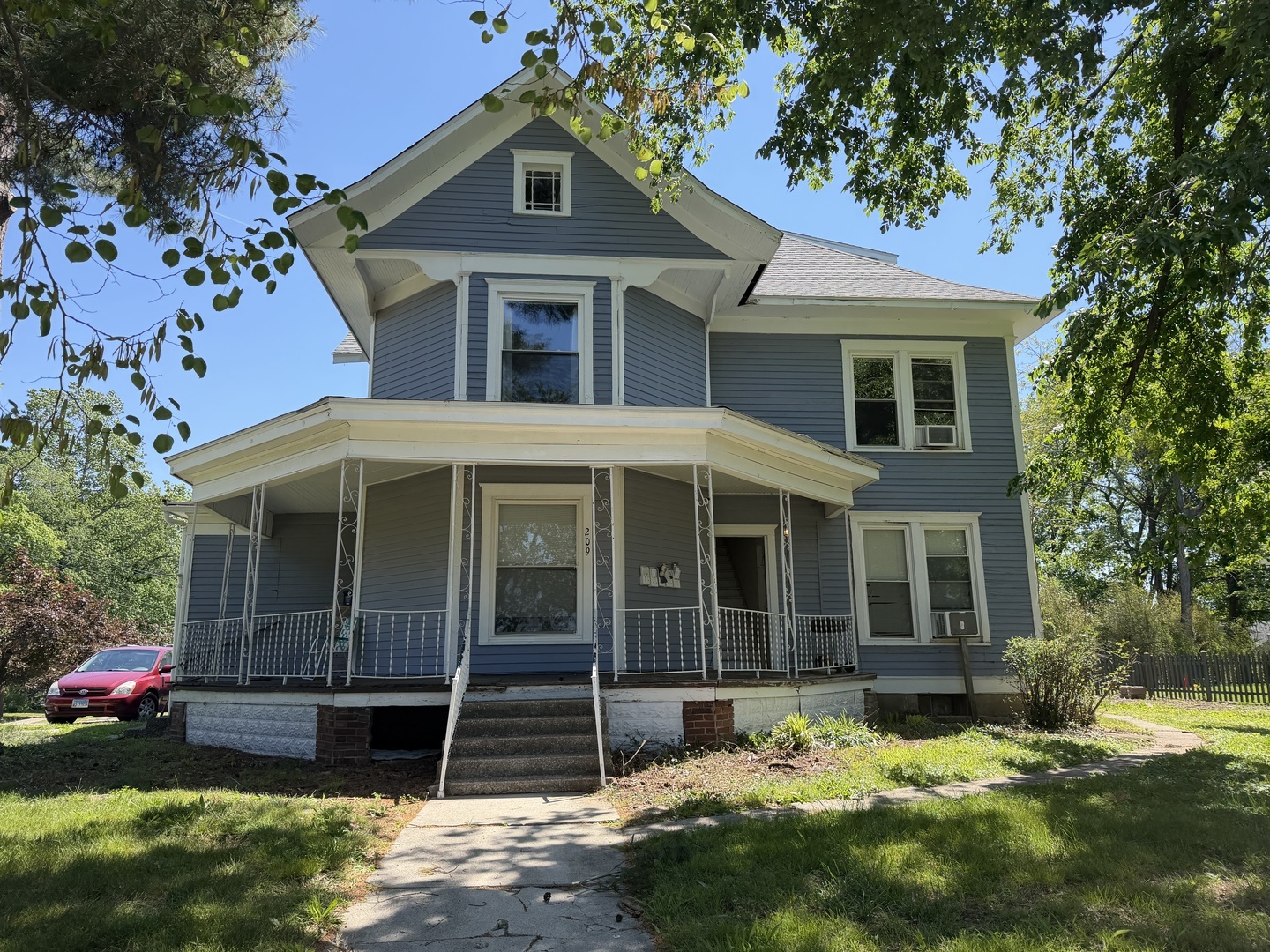 209 North Springer Street Carbondale, IL 62901 - Photo 1 of 30