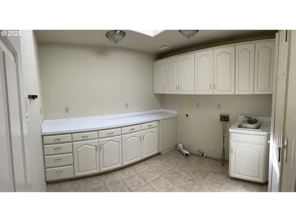$1,200,000 | 2650 Hoo Doo Drive Northwest, Salem, OR 97304