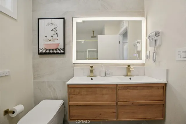 $1,568,000 | 1533 West San Lorenzo Avenue, Santa Ana, CA 92704