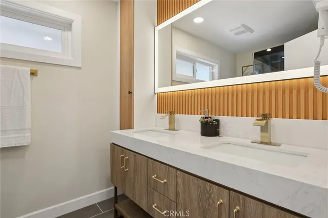 $1,489,000 | 1533 West San Lorenzo Avenue, Santa Ana, CA 92704