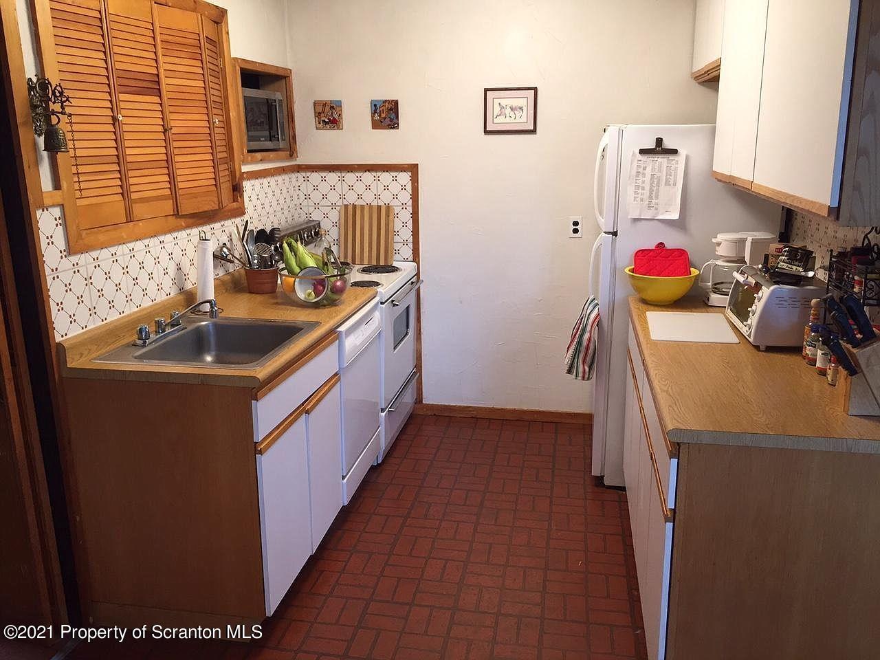 18 Spring Place Union Dale, PA 18470 - Photo 7 of 20 Gallery Image 7