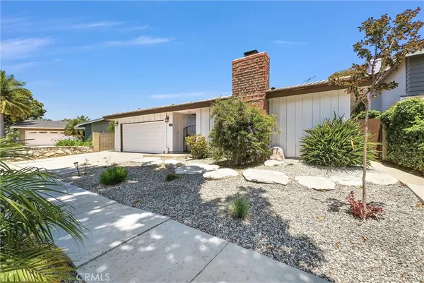 $1,550,000 | 112 Stanford Lane, Seal Beach, CA 90740
