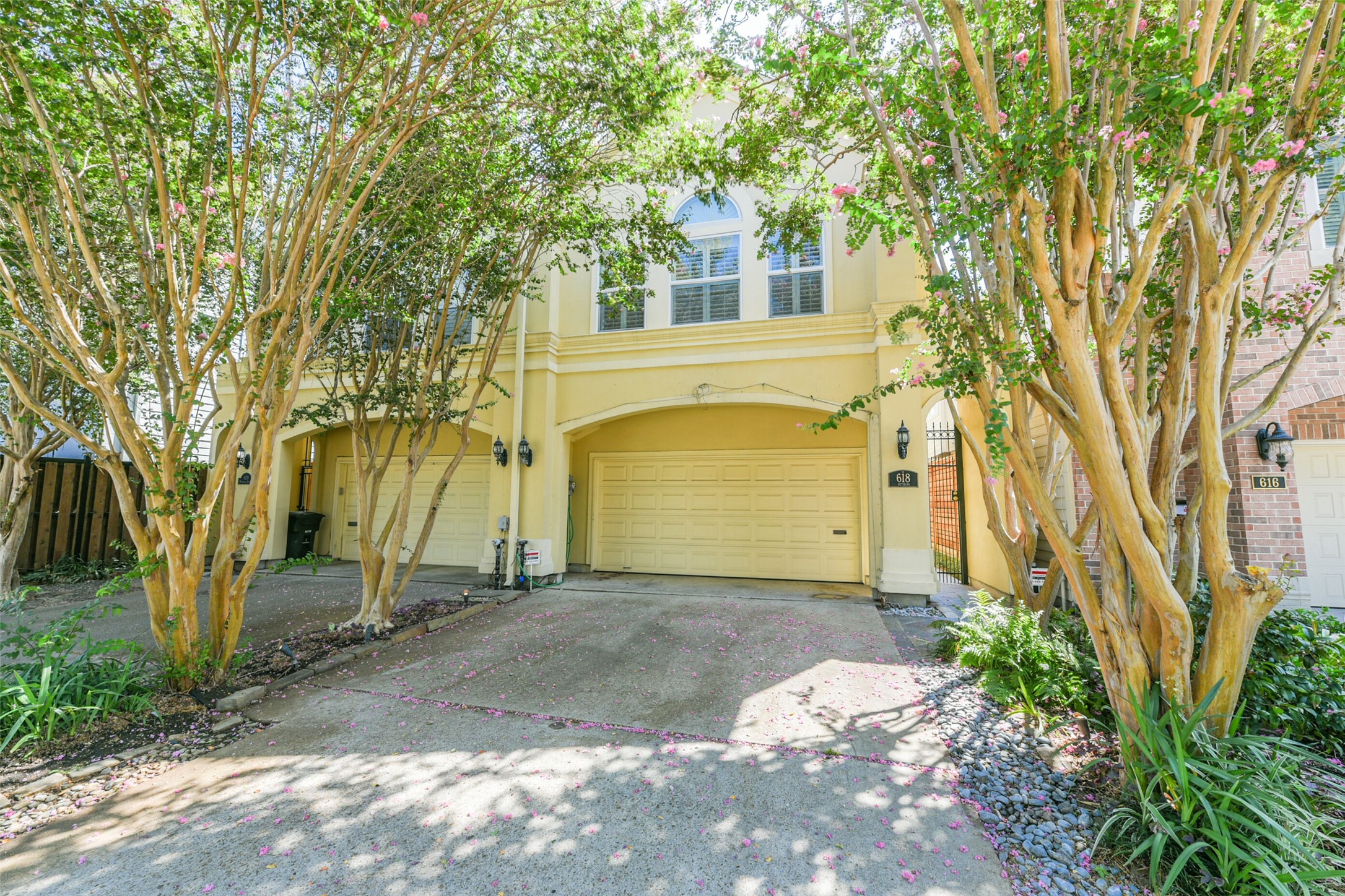 618 Detering Street Houston, TX 77007 - Photo 2 of 42