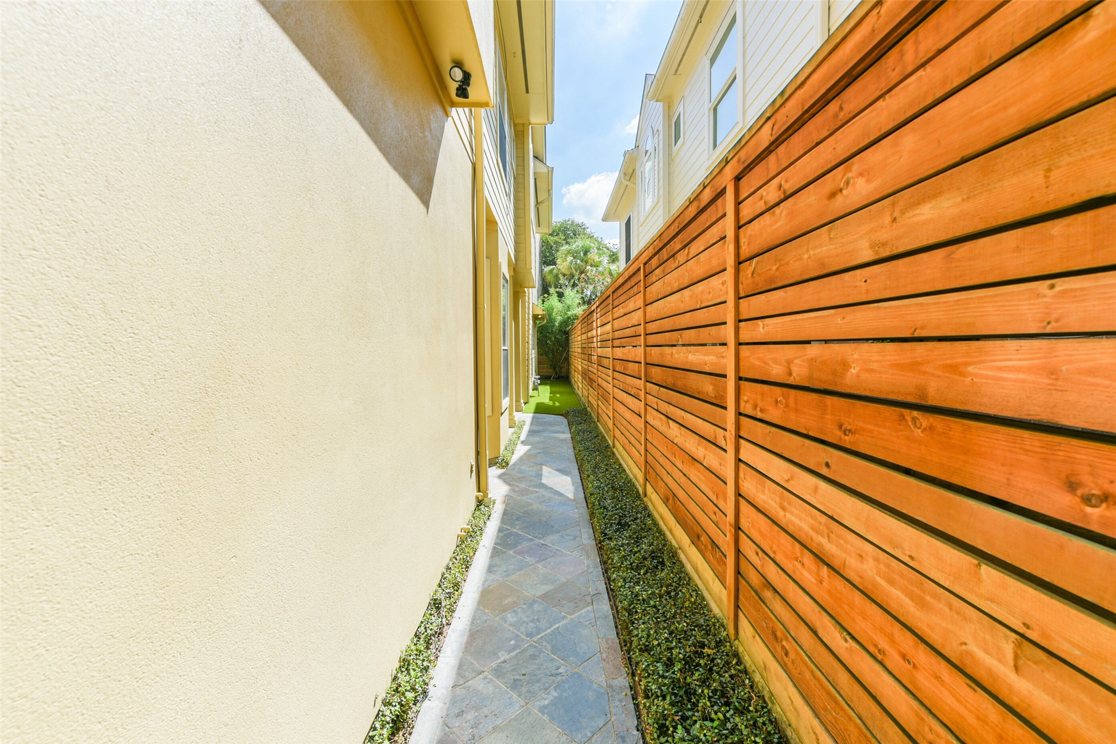 618 Detering Street Houston, TX 77007 - Photo 4 of 42
