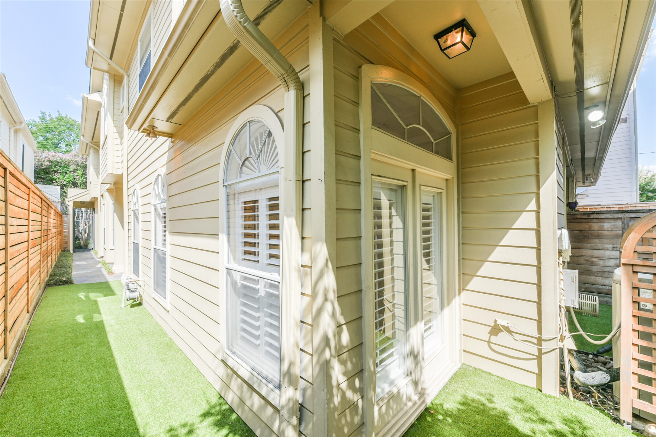 618 Detering Street Houston, TX 77007 - Photo 7 of 42