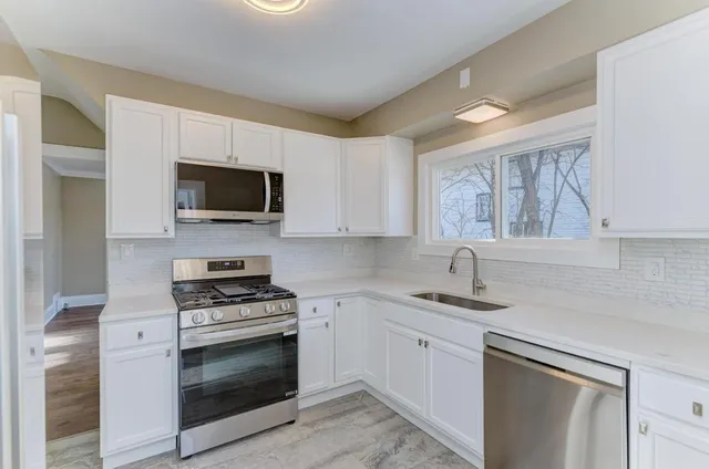 $359,900 | 204 South 16th Avenue, Maywood, IL 60153