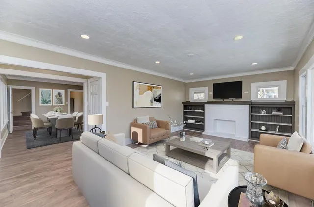 $359,900 | 204 South 16th Avenue, Maywood, IL 60153