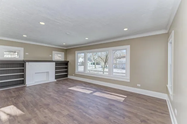 $359,900 | 204 South 16th Avenue, Maywood, IL 60153