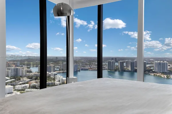 $29,900 | 18555 Collins Avenue, Unit 4603, Sunny Isles Beach, FL 33160