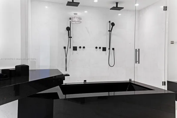 $29,900 | 18555 Collins Avenue, Unit 4603, Sunny Isles Beach, FL 33160