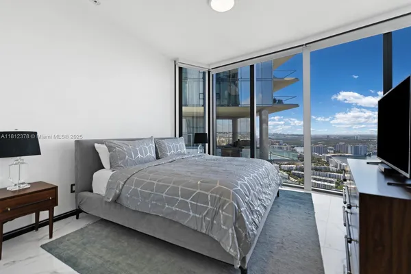 $29,900 | 18555 Collins Avenue, Unit 4603, Sunny Isles Beach, FL 33160