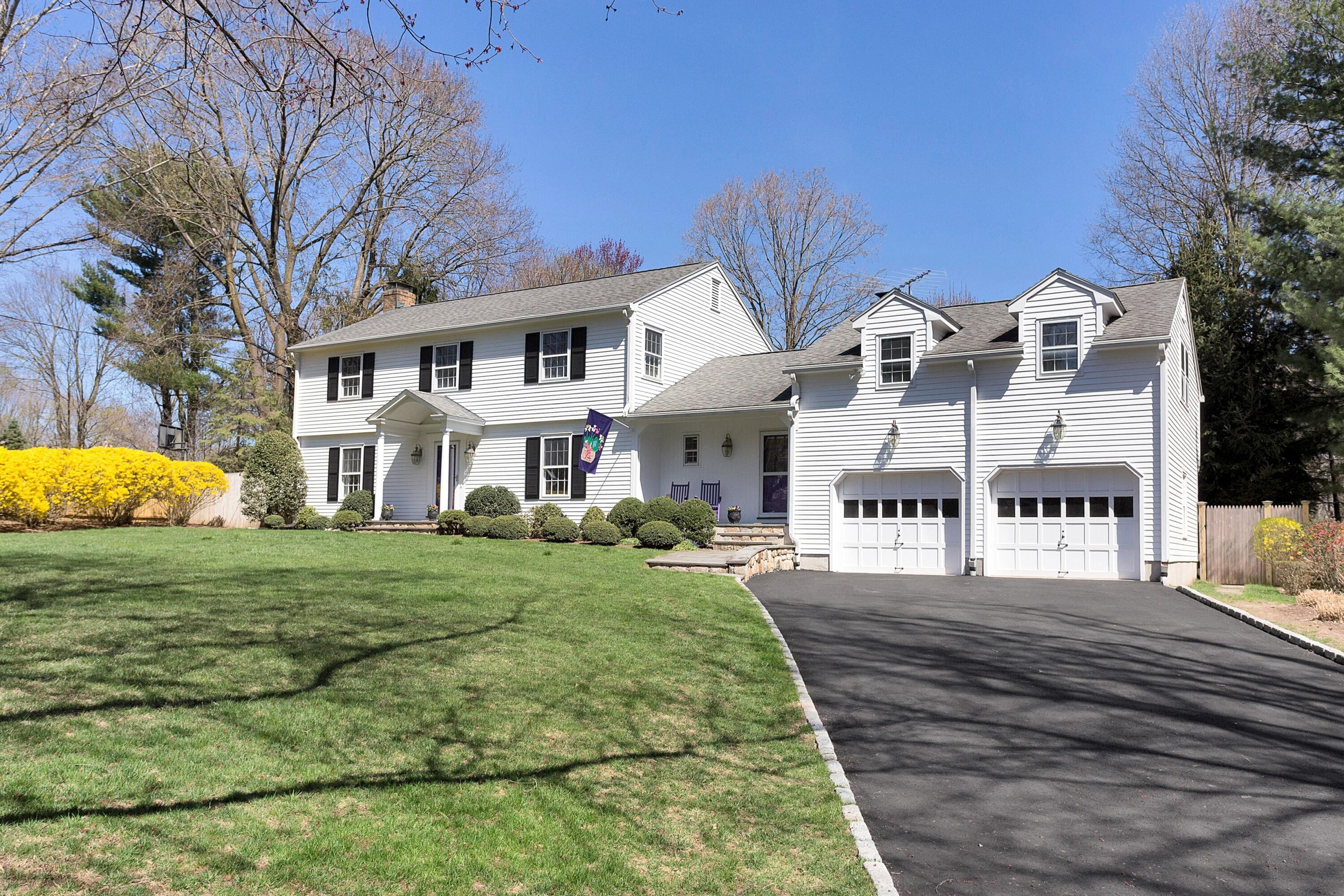 1 Circle Road Darien, CT 06820 - Photo 1 of 33 orig__MG_0926_10028578