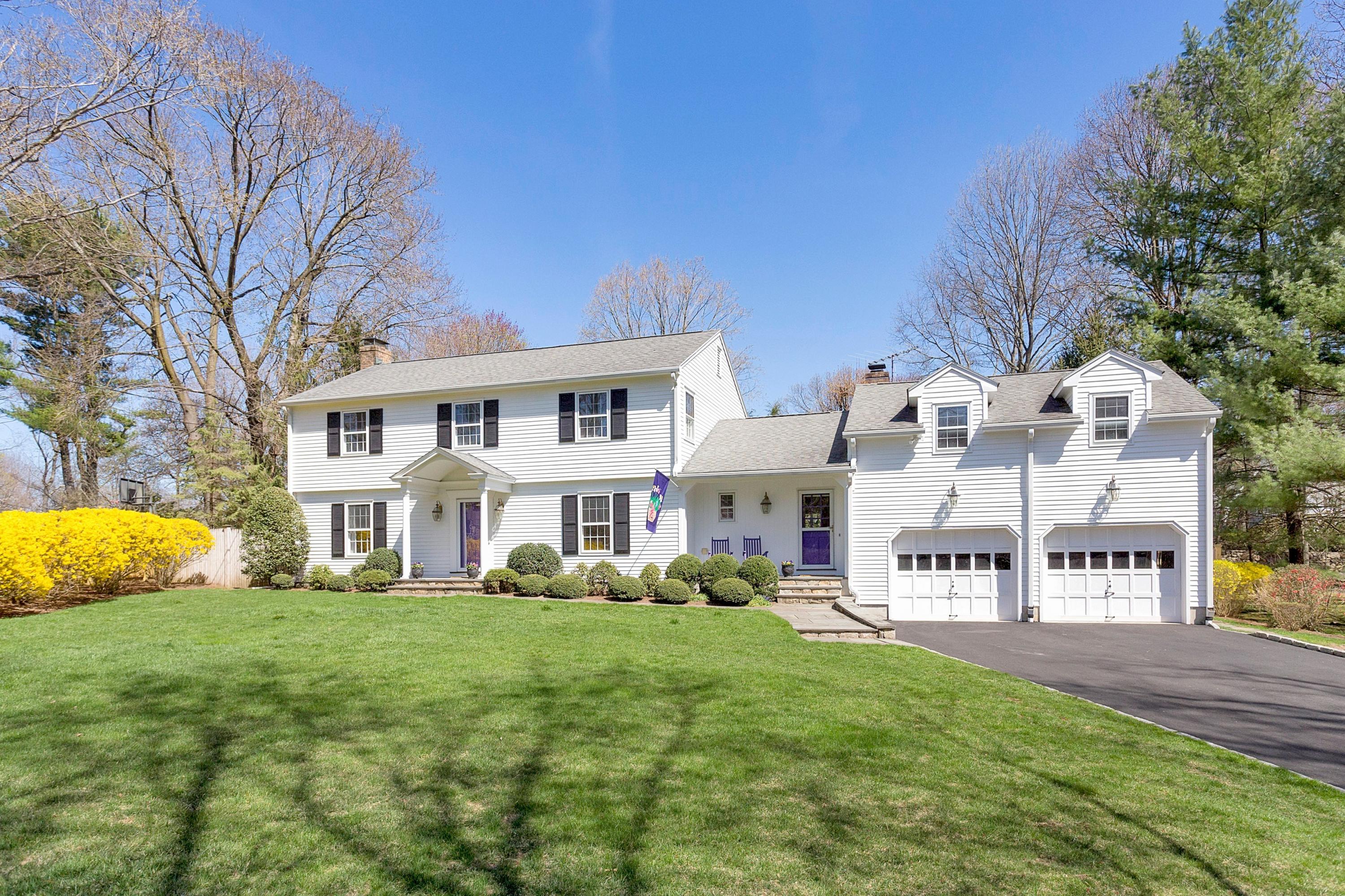 1 Circle Road Darien, CT 06820 - Photo 2 of 33 orig__MG_0927_10028579