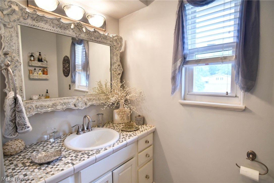 588 Overwood Road Akron, OH 44313 - Photo 18 of 35 Gallery Image 18