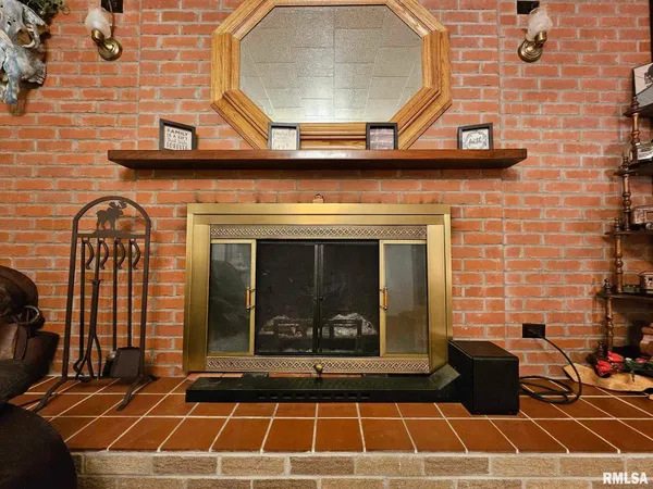 $169,900 | 405 4th Street, Rosiclare, IL 62982