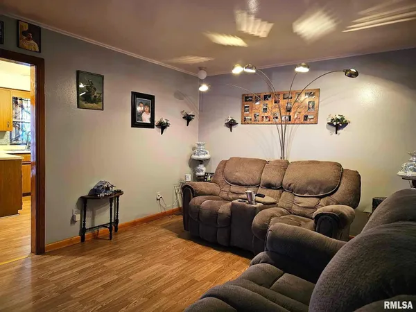 $169,900 | 405 4th Street, Rosiclare, IL 62982