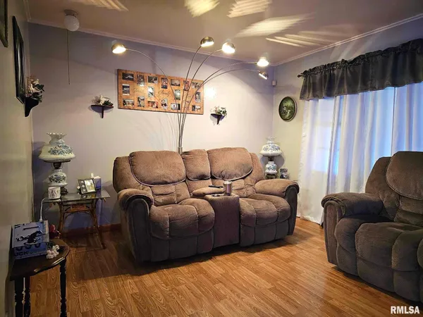 $169,900 | 405 4th Street, Rosiclare, IL 62982