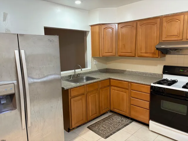 $249,900 | 4455 Yorktown Place, Unit 28, Mays Landing, NJ 08330