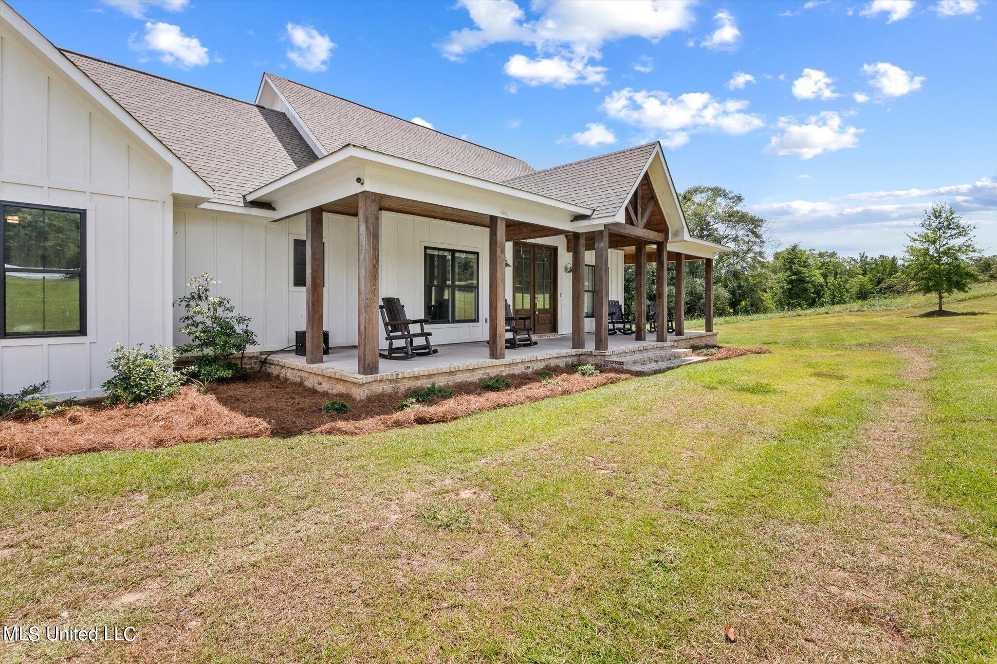 123 Doc Gore Road Sumrall, MS 39482 - Photo 4 of 56 03-home-01