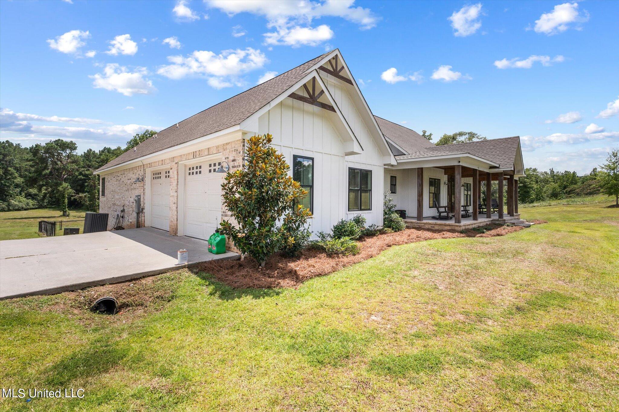 123 Doc Gore Road Sumrall, MS 39482 - Photo 5 of 56 04-home-02