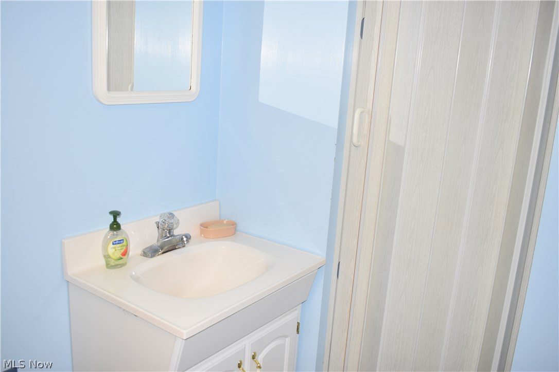 62227 Hawthorne Hill Road Shadyside, OH 43947 - Photo 24 of 35