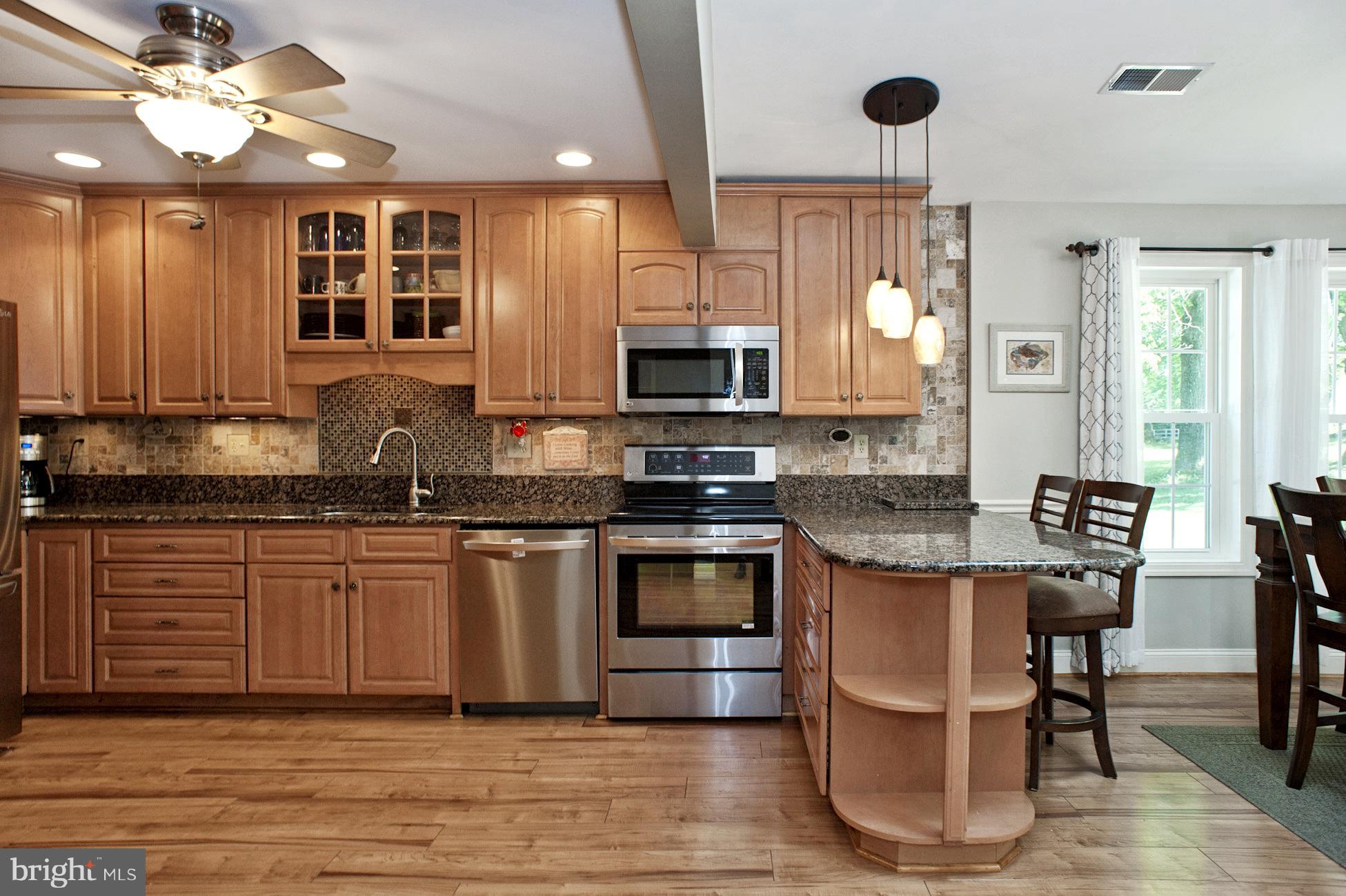 L-Shaped Breakfast Bar