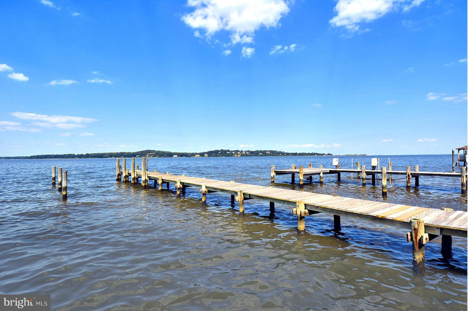 Private Pier with Boat Slip / Easy Bay Access