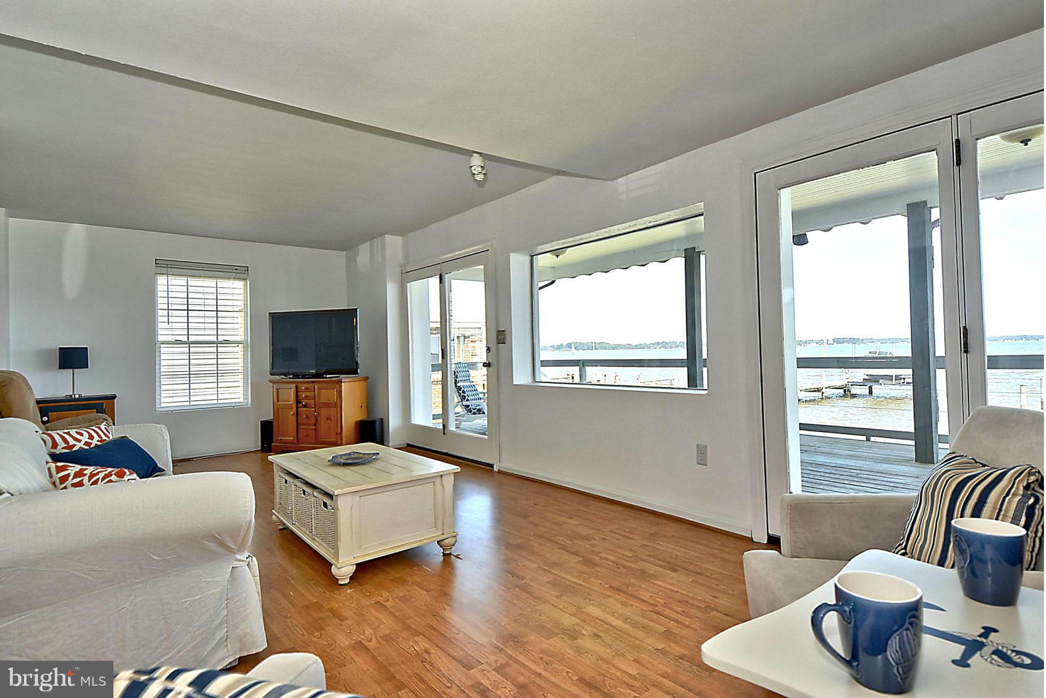 Classic Seaside Stylings with Spectacular VIEWS