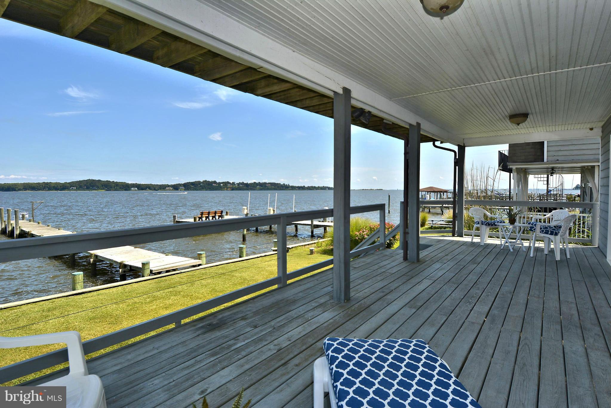 Expansive Waterside Grilling and Entertaining Deck