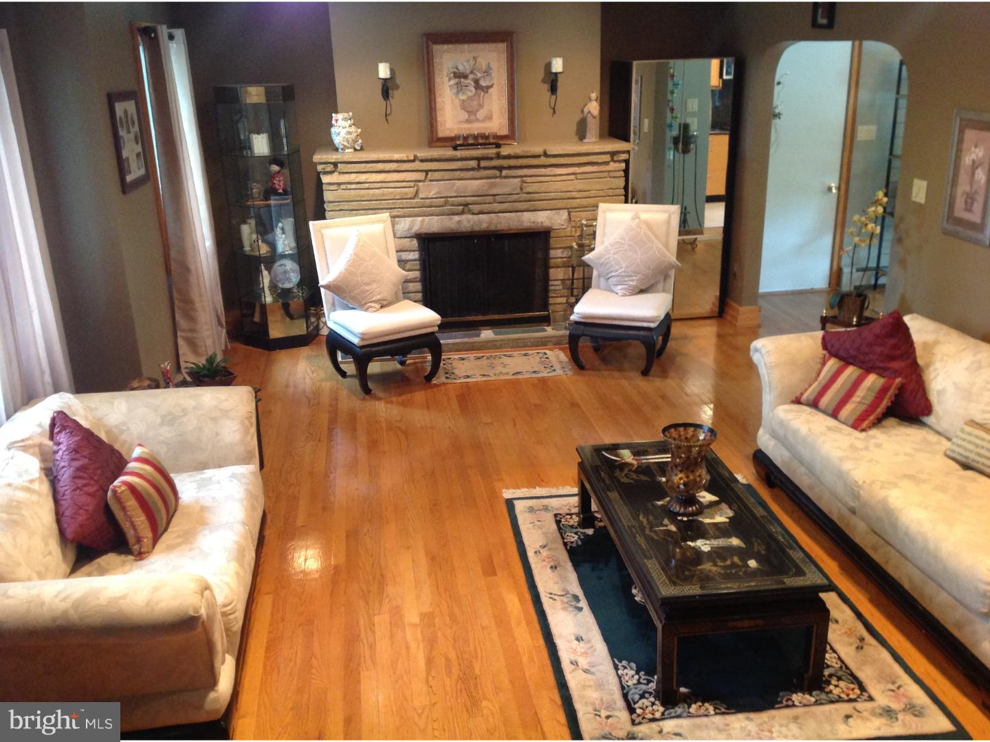 12 Tindall Road Robbinsville, NJ 08691 - Photo 5 of 22 Living Room