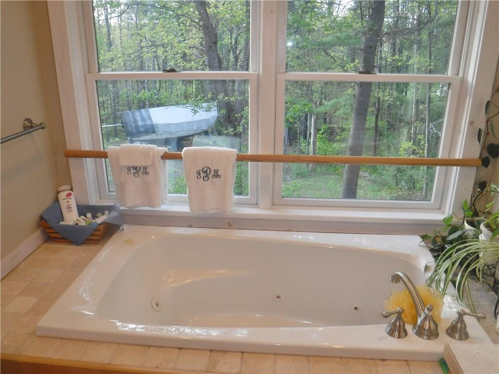 3 Fox Hill Road Freeport, ME 04032 - Photo 19 of 35 Jetted tub, with backyard views
