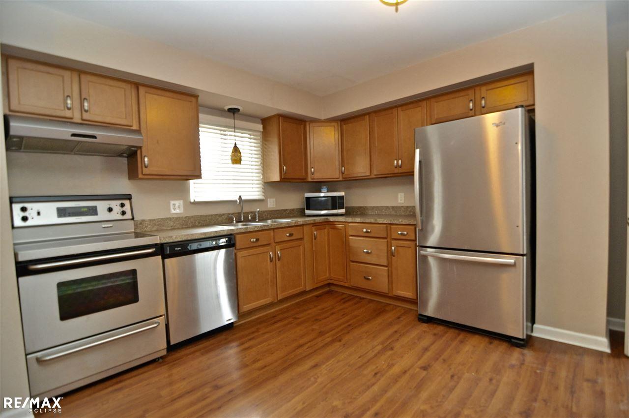 44585 Merrill Road Sterling Heights, MI 48314 - Photo 17 of 18 31309902-16.JPG