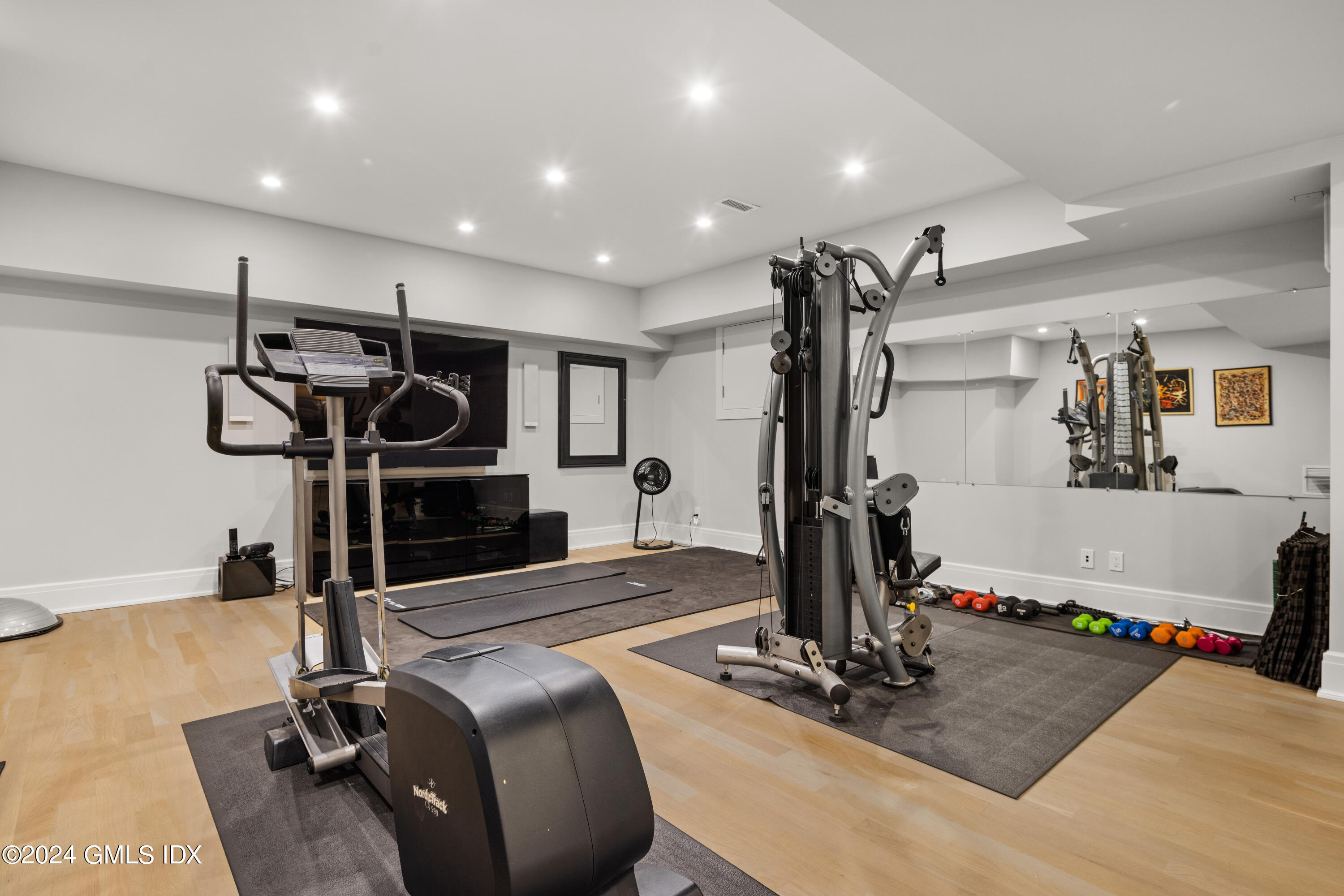 106 Lockwood Road Riverside, CT 06878 - Photo 28 of 38 a room with gym equipment and gym equipment