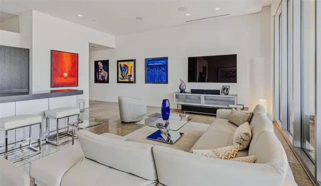 $900,000 | 1717 Arts Plaza, Unit 1804, Dallas, TX 75201